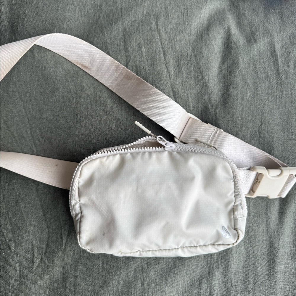 Lululemon crossbody